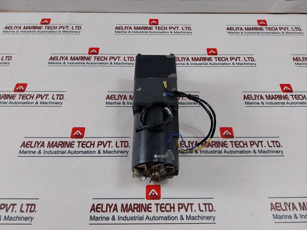 Oriental Motor Cbi590-803 Clutch & Brake 3 Phase Motor 200/220V 50/60Hz