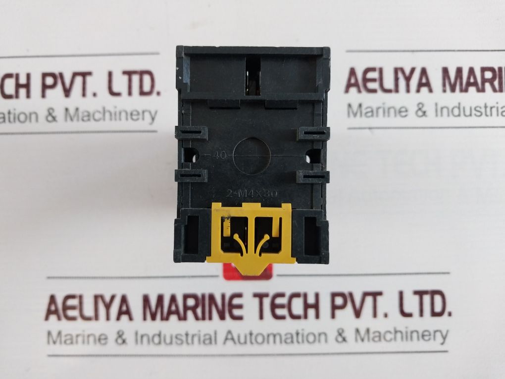 Oriental Motor Sb50 Brake Pack With Omron P2Cf-11-600 Base