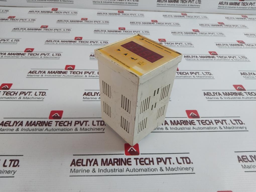 Pantech Instruments 882 P Universal Indicator & Controller 24Vdc