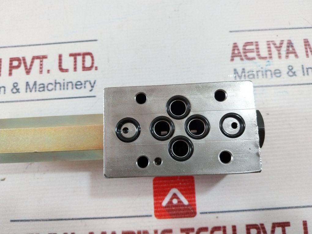 Parker 41088003 Direction Control Valve