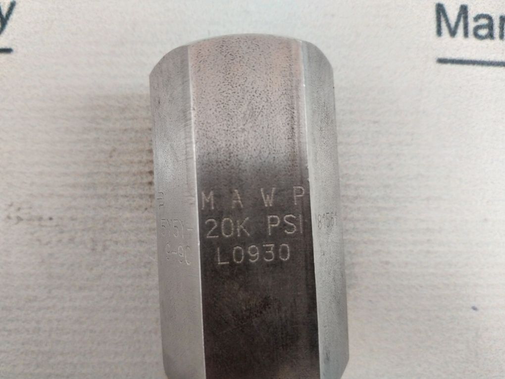 Parker 5Y5Y-9-9C Straight Medium Pressure 9/16