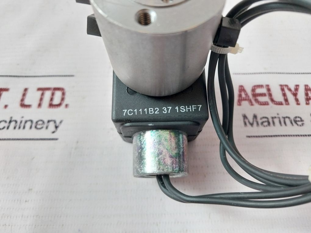 Parker 7C111B2 37 1Shf7 3-way Haydraulic Solenoid Valve
