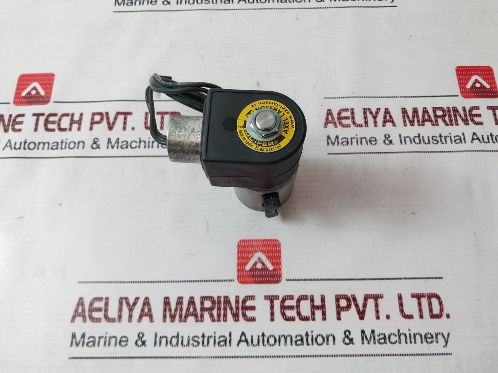 Parker 7C111B2 37 1Shf7 3-way Haydraulic Solenoid Valve