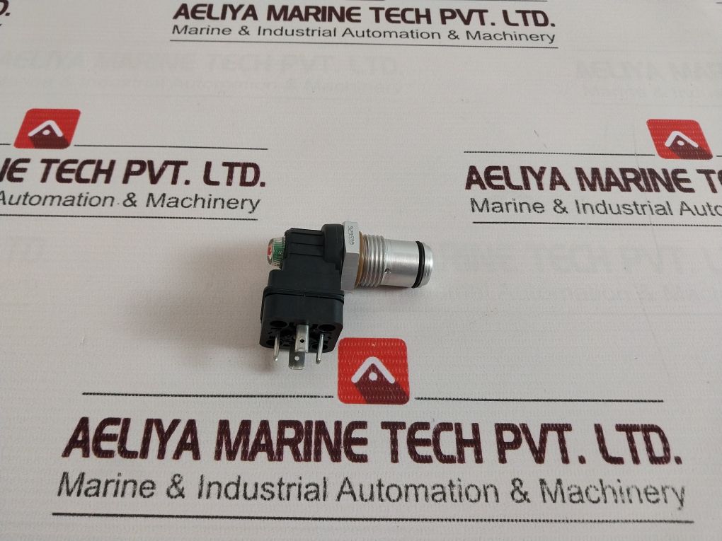 Parker 929599 Tn Hydraulic Pressure Indicator Type E Series 3000 Psi 240Vac