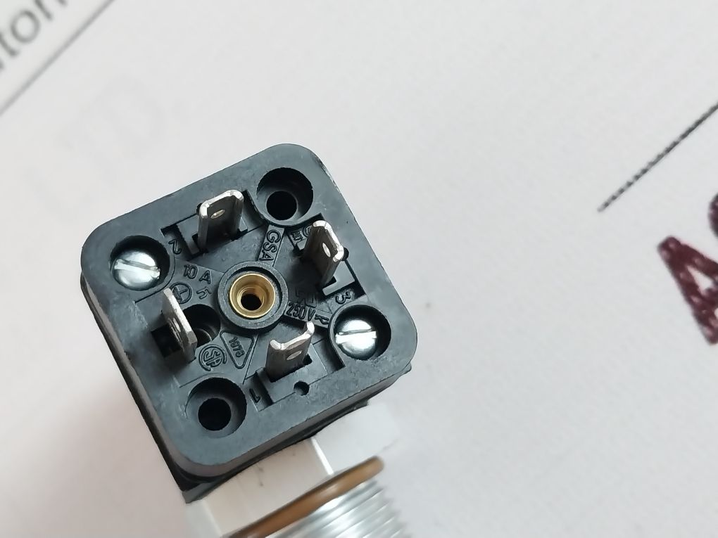 Parker 929599 Tn Hydraulic Pressure Indicator Type E Series 3000 Psi 240Vac