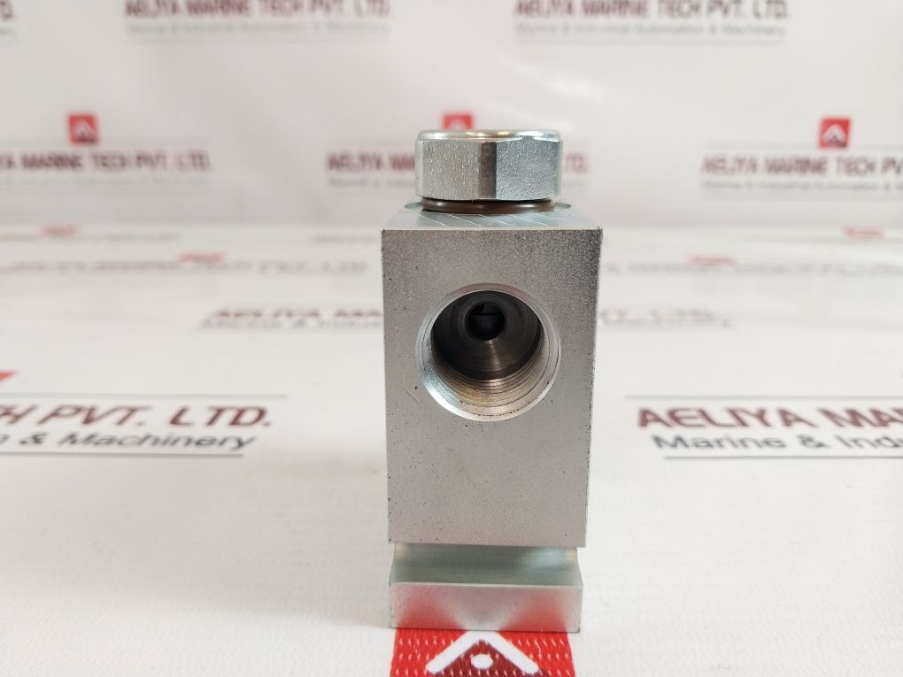 Parker B10-3-8P Hydraulic Valve Base 1505067