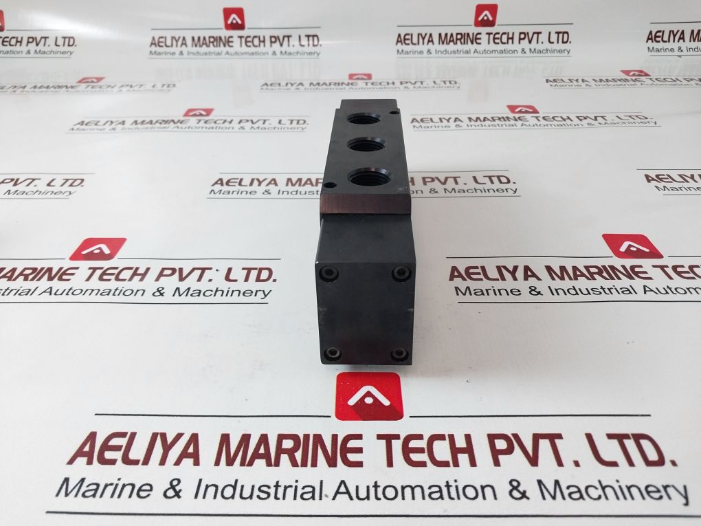 Parker B783000Xxa Air Pilot Valve 4-way 1/2 In Port