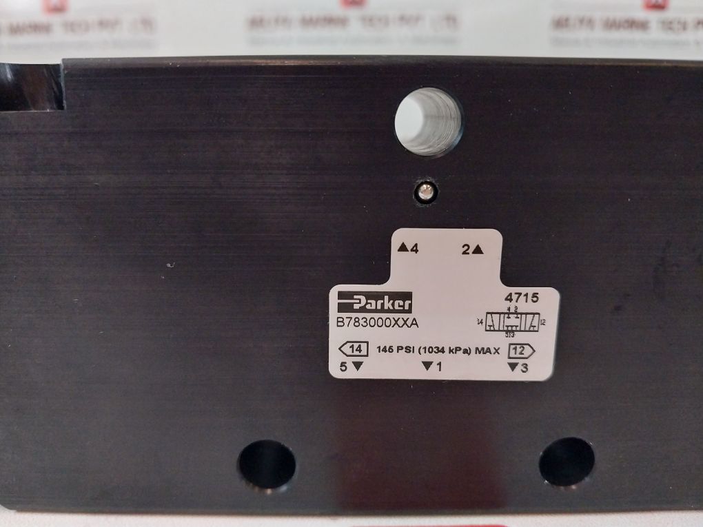 Parker B783000Xxa Air Pilot Valve 4-way 1/2 In Port