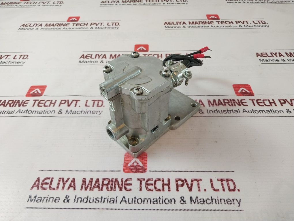 Parker K125104161 Direction Control Valve