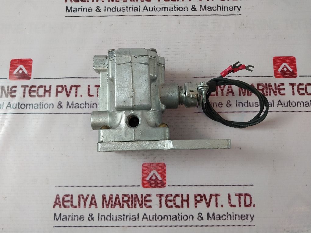 Parker K125104161 Direction Control Valve