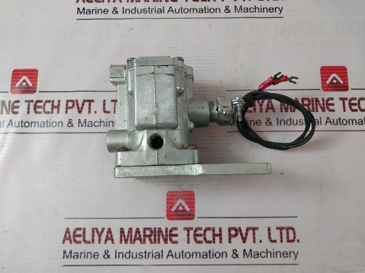 Parker K125104161 Direction Control Valve