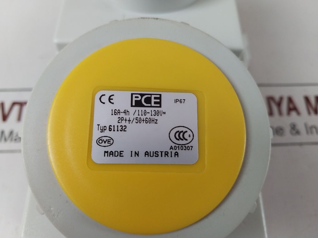 Pce 61132-4 Switch Interlocked Socket