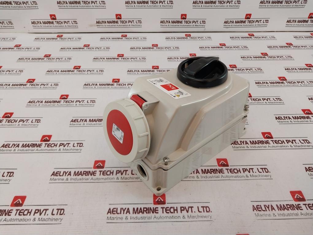 Pce 75242 Interlock Switch Socket 32/4 3H Ip66/67