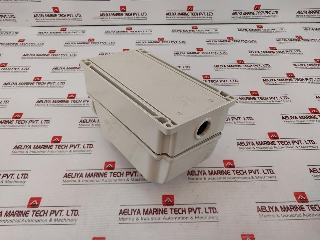 Pce 75242 Interlock Switch Socket 32/4 3H Ip66/67