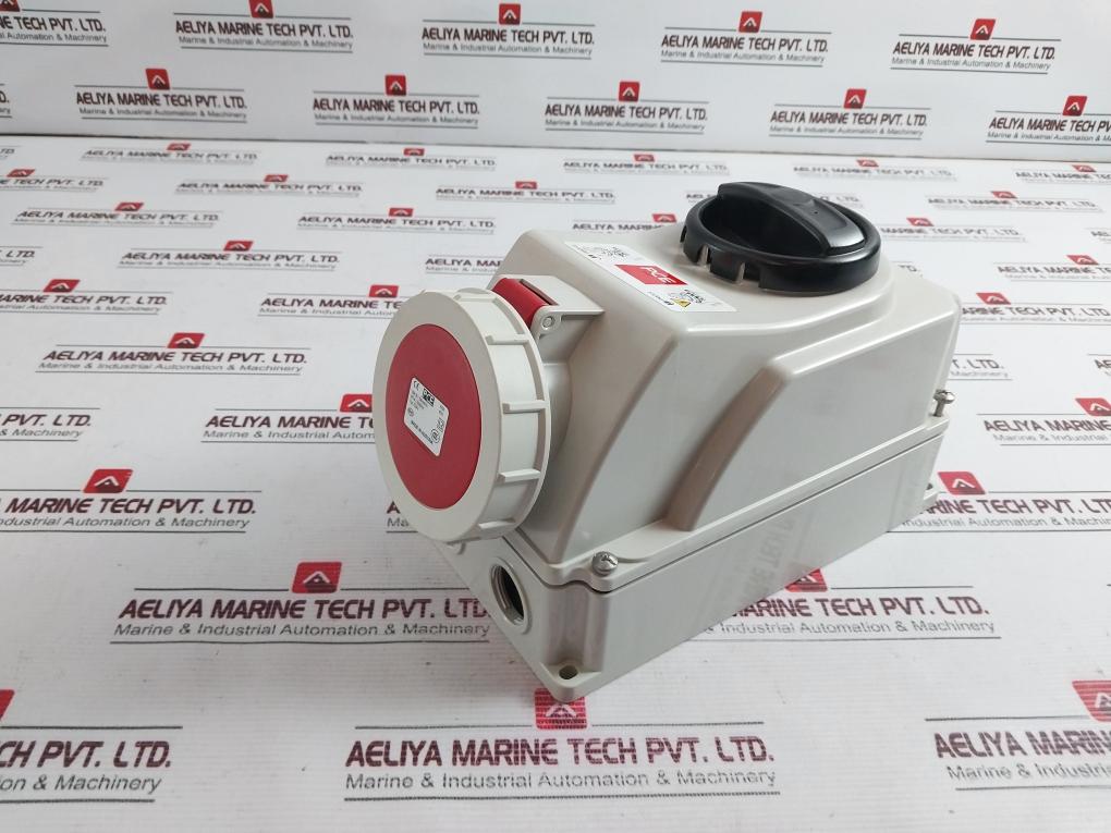 Pce 75242 Interlock Switch Socket Ip66/67 50/60Hz