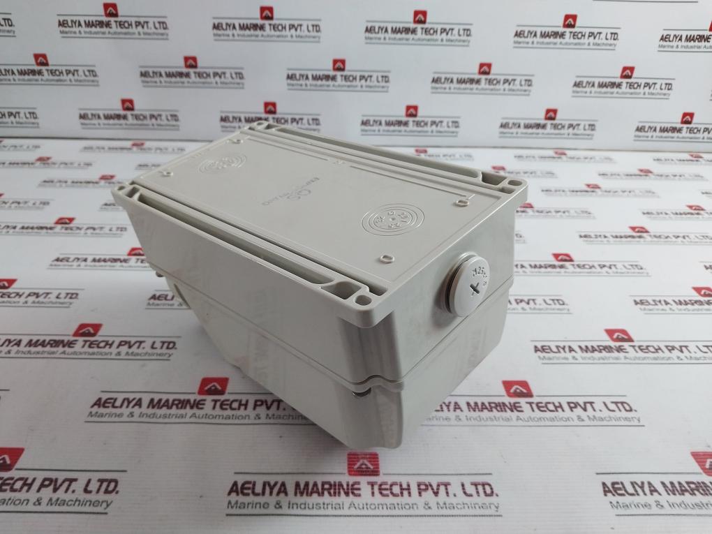 Pce 75242 Interlock Switch Socket Ip66/67 50/60Hz