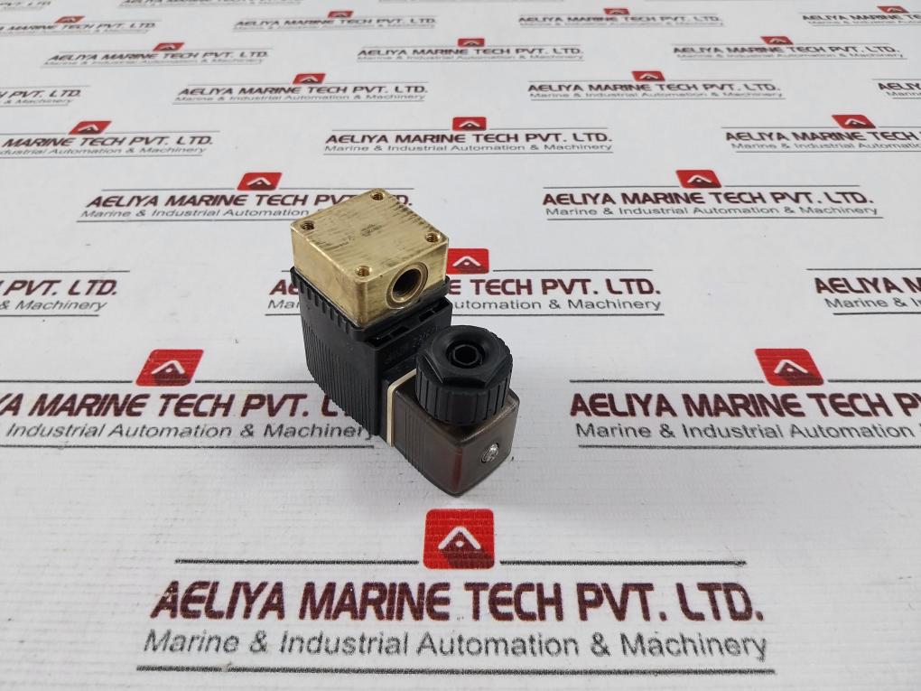 Peak Scientific 00267635 Solenoid Valve 02-5504 