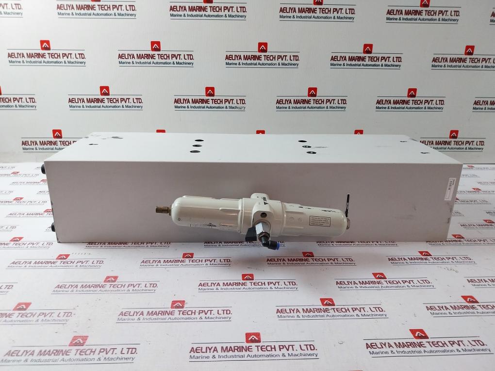 Peak Scientific Nm32L Nitrogen Gas Generator 120-145 Psi