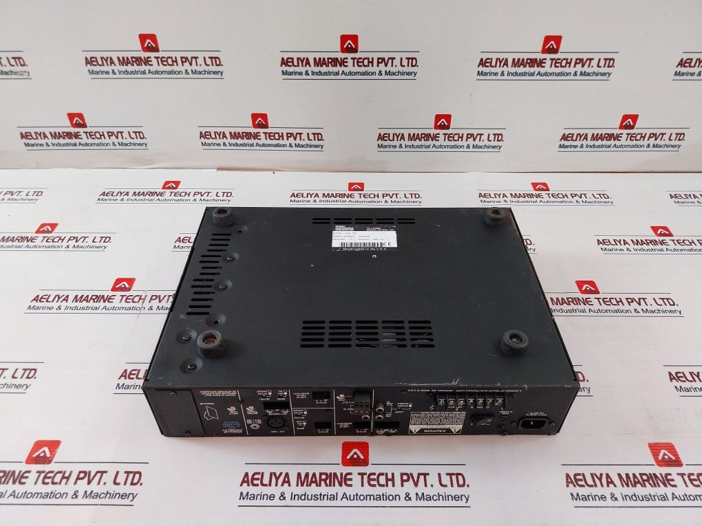 Peavey Uma 752 Integrated Modular Amplifier 230V~ 50/60Hz