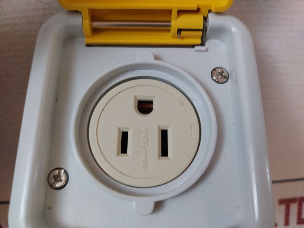 Peha 6600-102 Socket Outlet