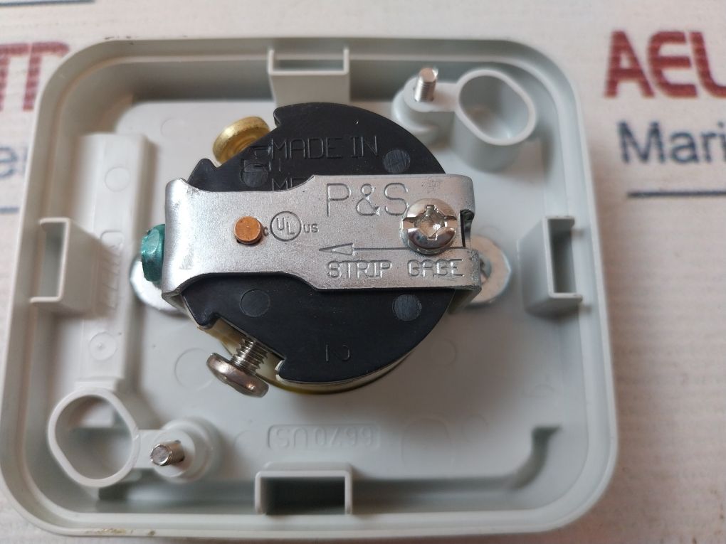 Peha 6600-102 Socket Outlet