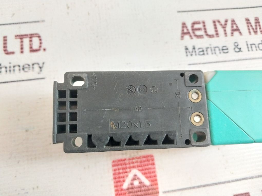 Pepperl+Fuchs Nbb15-u1-z2 Proximity Sensor 2-200Ma