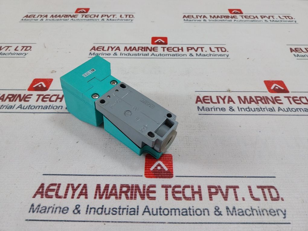 Pepperl+Fuchs Nj40+U4+N Proximity Sensor