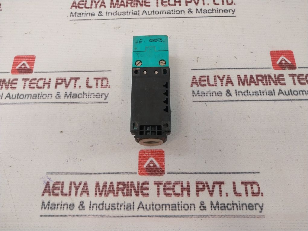 Pepperl+Fuchs Varikont En 50 044 Inductive Sensor Nj20+