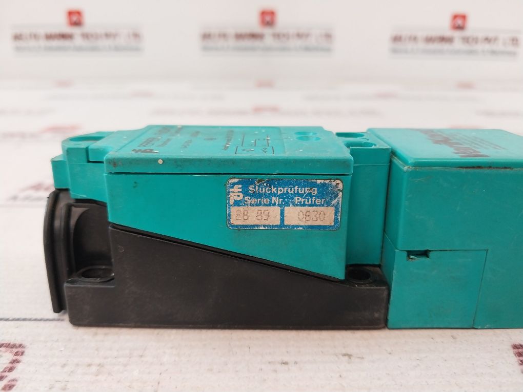 Pepperl+Fuchs Varikont En 50 044 Plug In Proximity Sensor