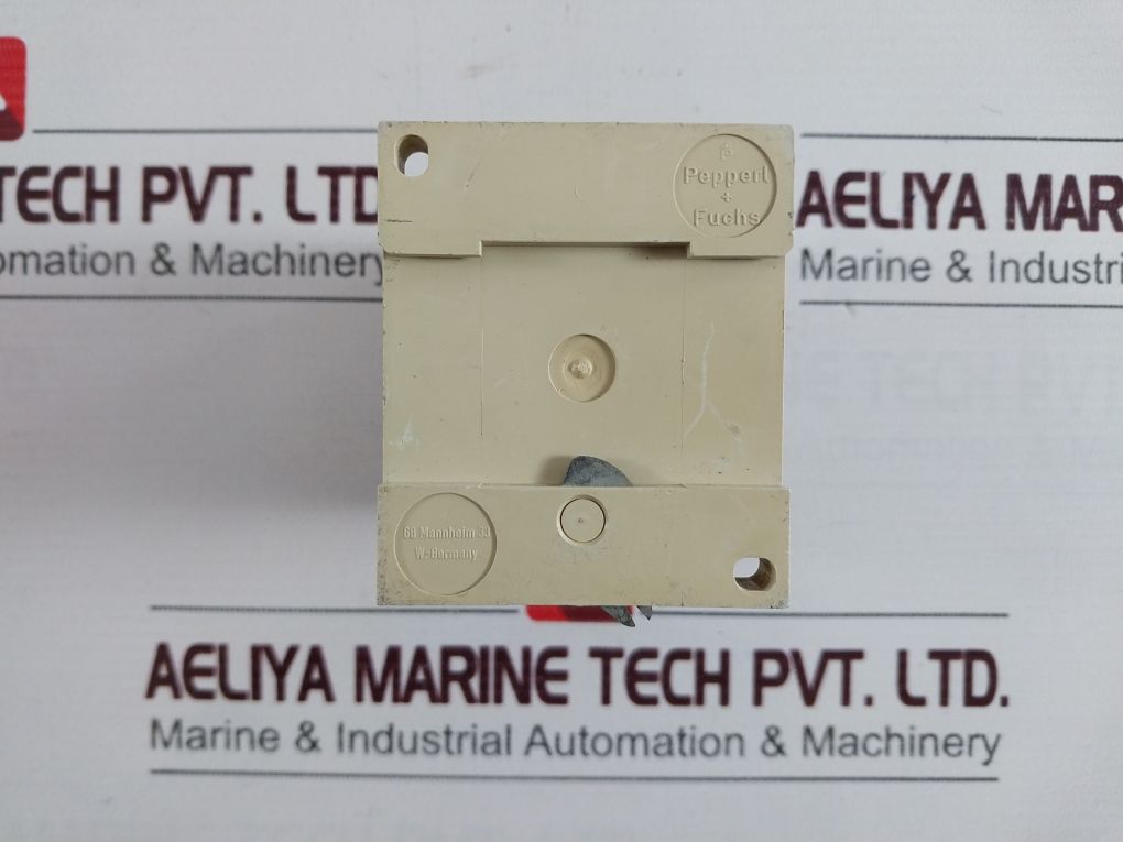 Pepperl + Fuchs We 77/Ex2 Switch Amplifier 01669 S 250 Vac