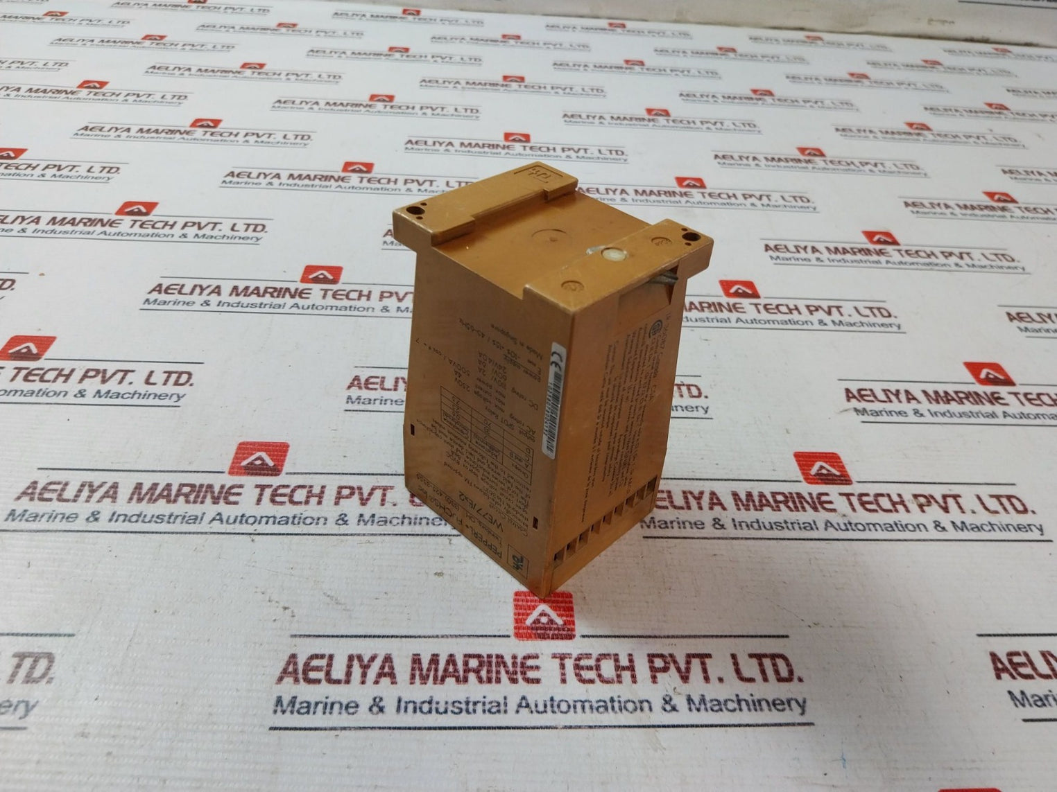 Pepperl+Fuchs We77/Ex2 Isolated Switch Amplifier 01669S 250V