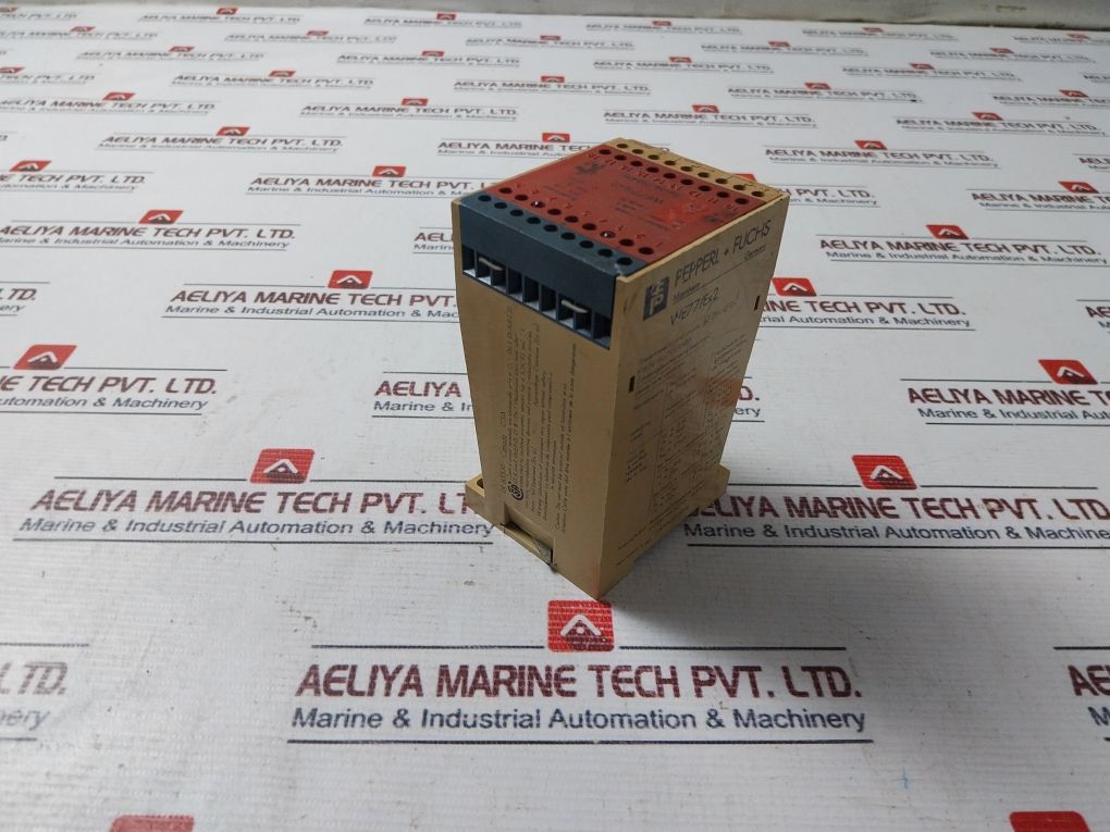 Pepperl+Fuchs We77/Ex2 Switch Amplifier 01543S