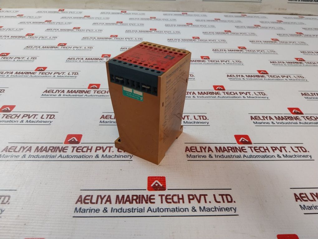 Pepperl+Fuchs We77/Ex2 Switch Amplifier 01669S 115Vac