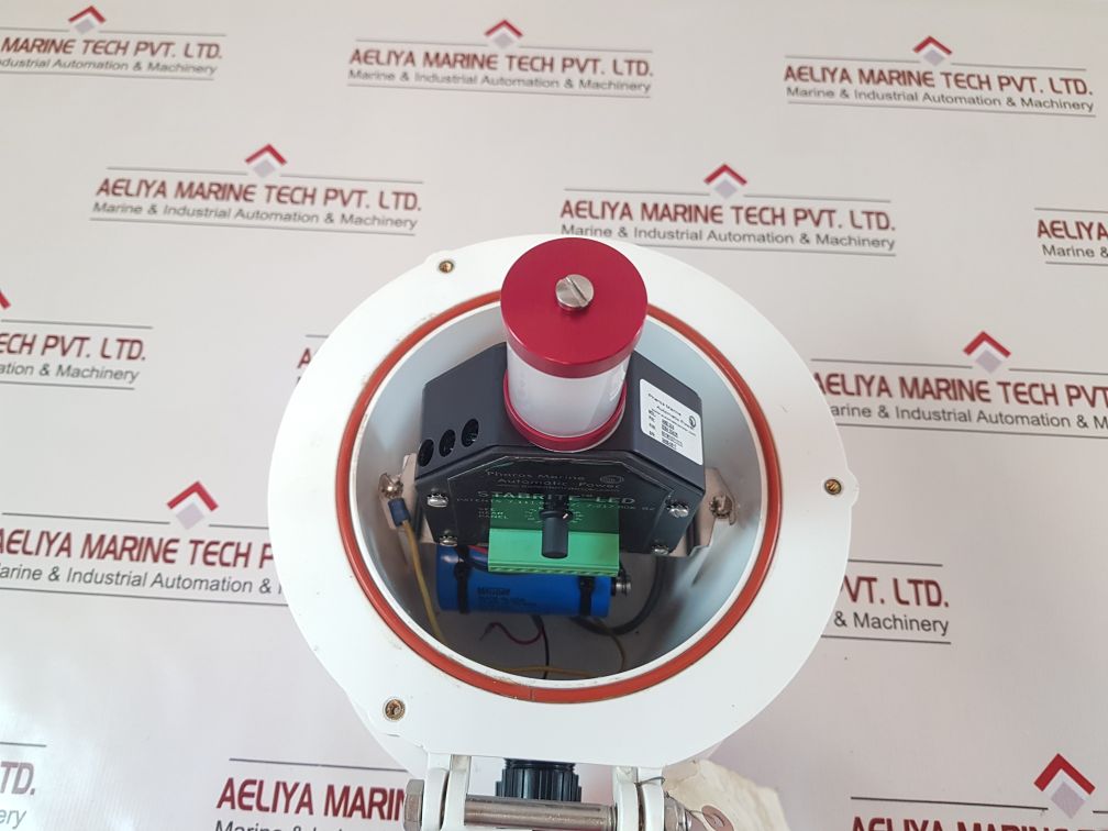 Pharos Am8 3X4 Marine Automatic Power Stabrite Led 8084 0042R