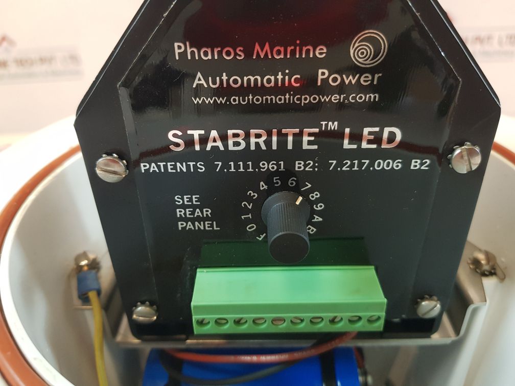 Pharos Am8 3X4 Marine Automatic Power Stabrite Led 8084 0042R
