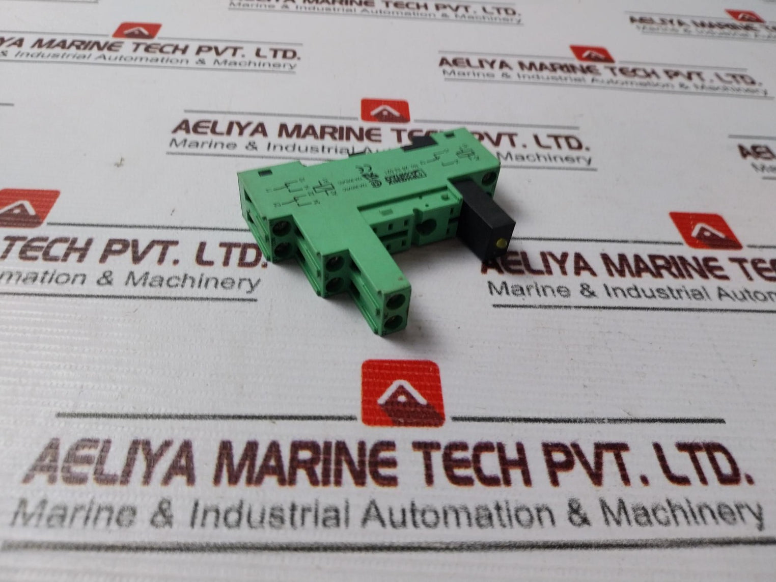 Phoenix Contact 28 33 521 Relay Socket 12A 300Vac