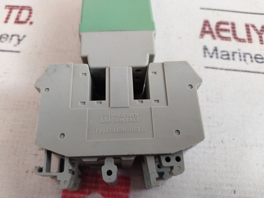 Phoenix Contact St-rel4-kg 24/21-21/Au Relay Connector With Base