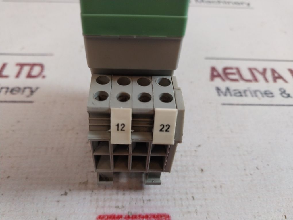 Phoenix Contact St-rel4-kg 24/21-21/Au Relay Connector With Base