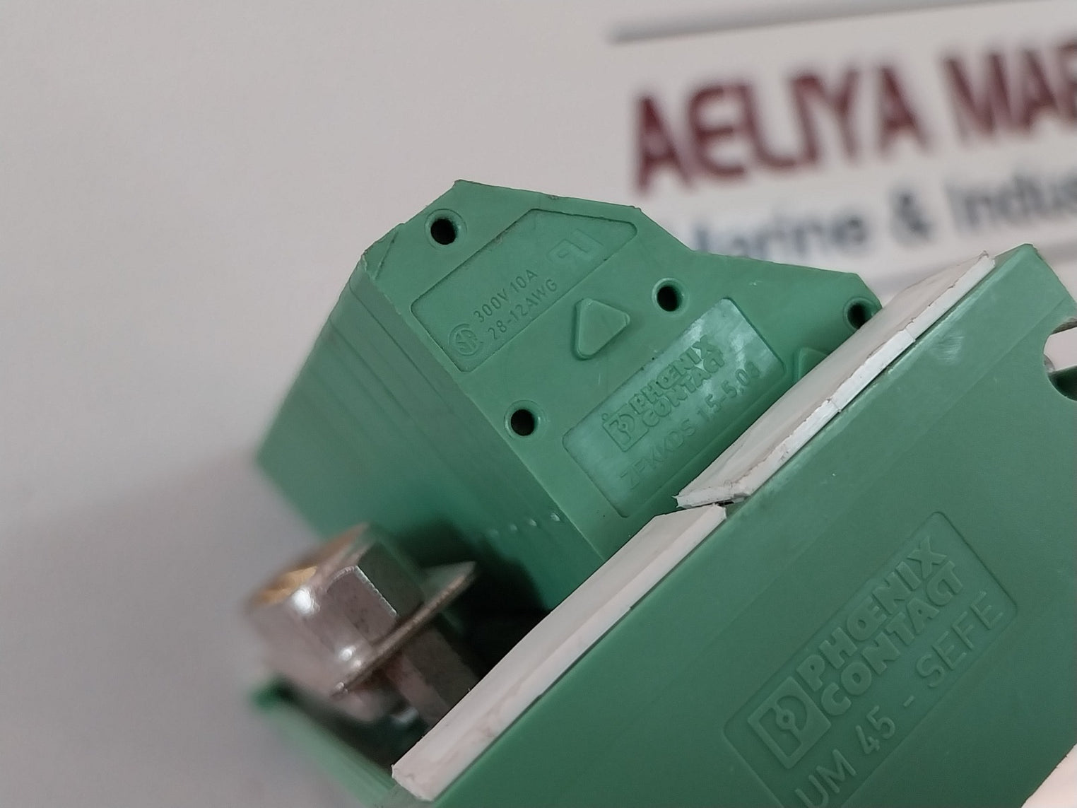 Phoenix Contact Um 45-d37Sub/S/Zfkds Interface Module 300V 10A