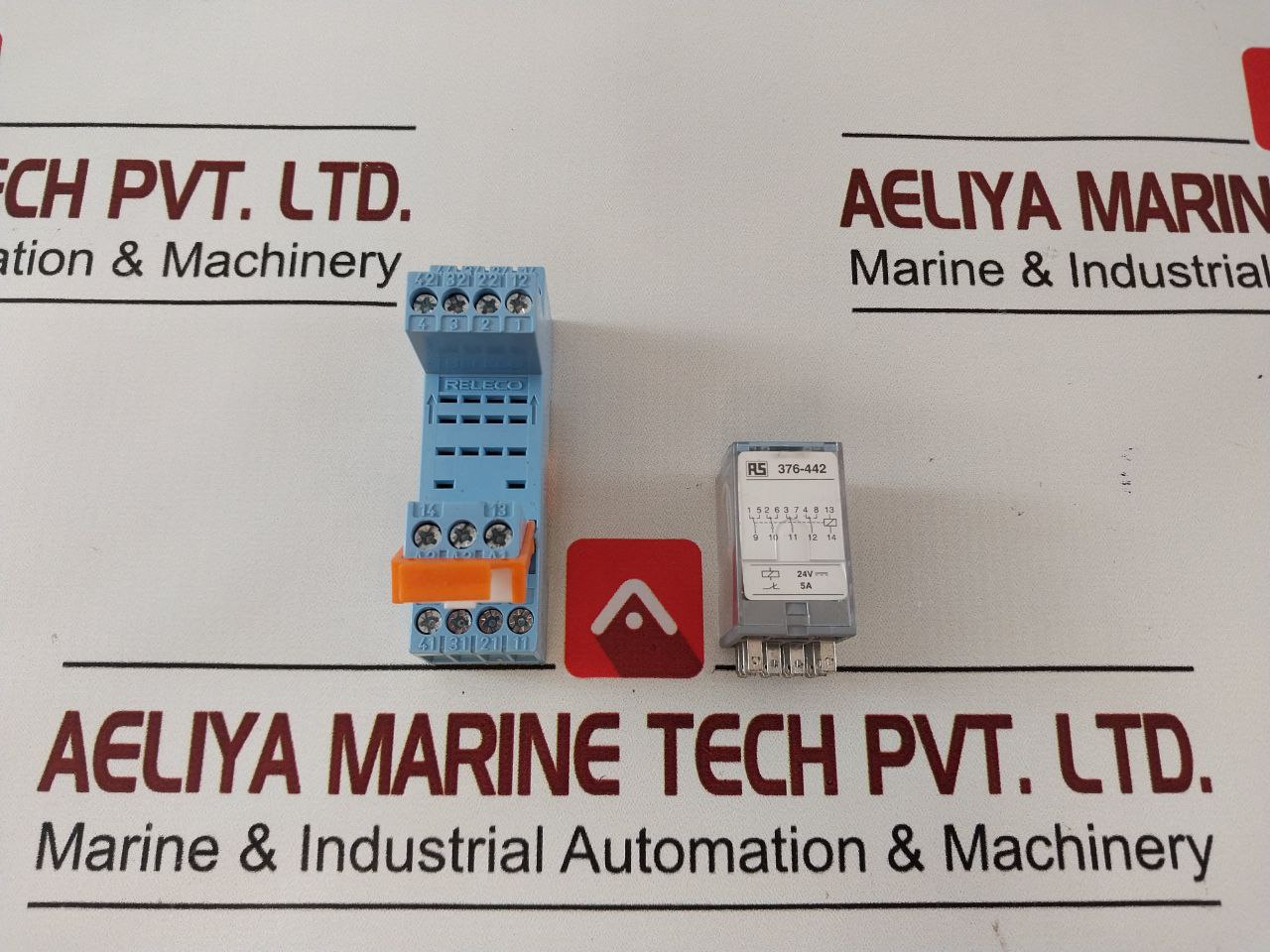 Releco Series Qr-c Relay With Socket