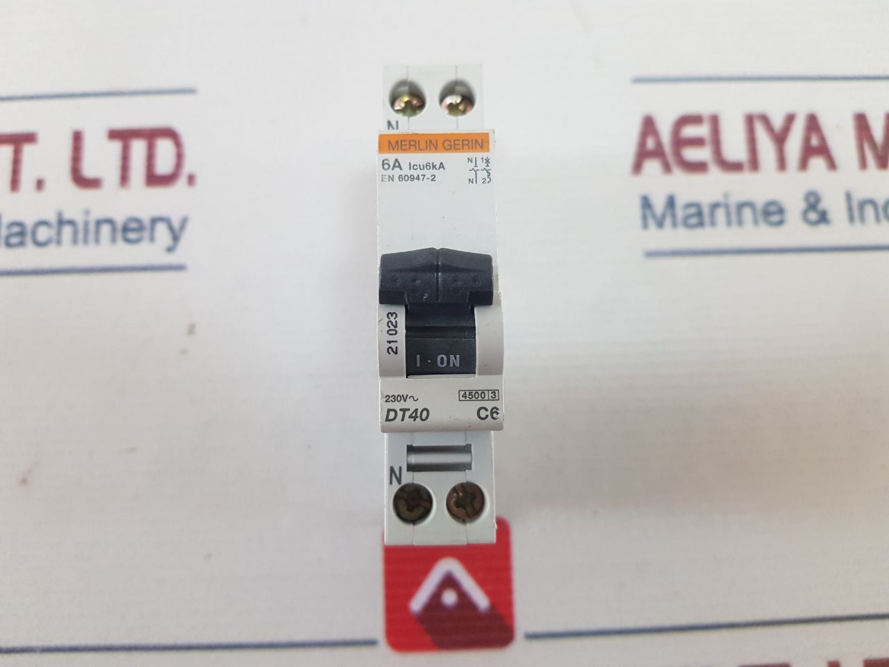 Merlin Gerin Dt40 Circuit Breaker 893.011.011.0002