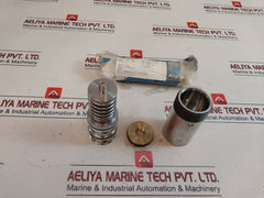 Oceaneering 100742 E Cartridge Valve Spm 3Wnc Set