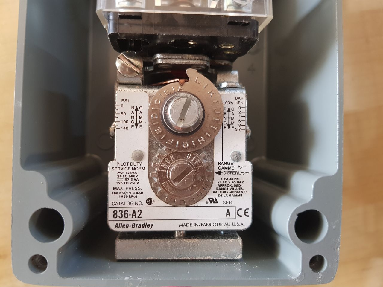 Allen - Bradley Bulletin 836 Pressure Control