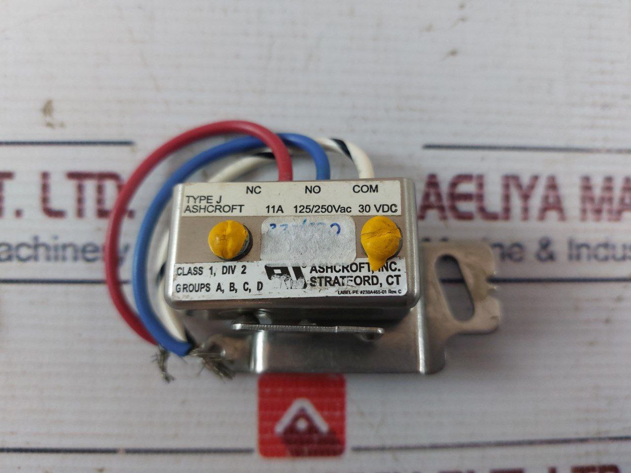 Ashcroft Type J 125/250 Vac Ip66