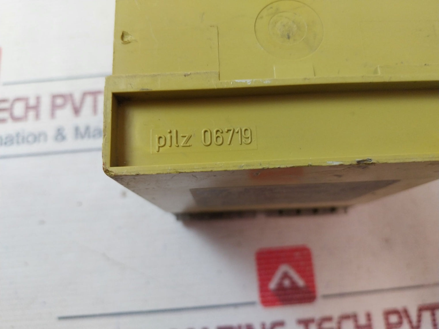 Pilz P2Hz 5 2S/2O Safety Relay 240V 5A