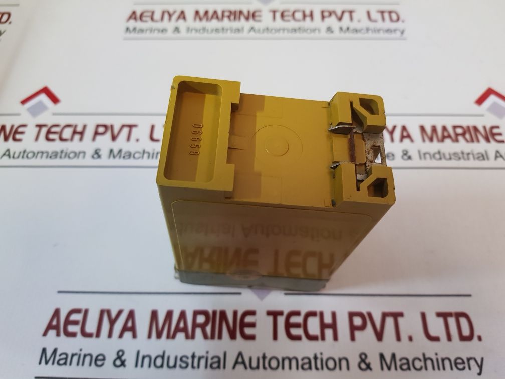 Pilz Pa-1S/300/24V~/1Uz Safety Relay