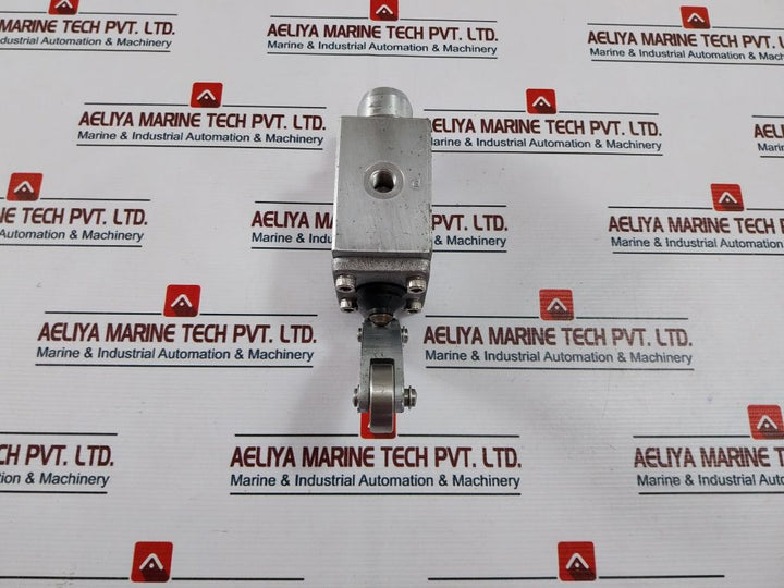 Pos. 13 Limit Switch