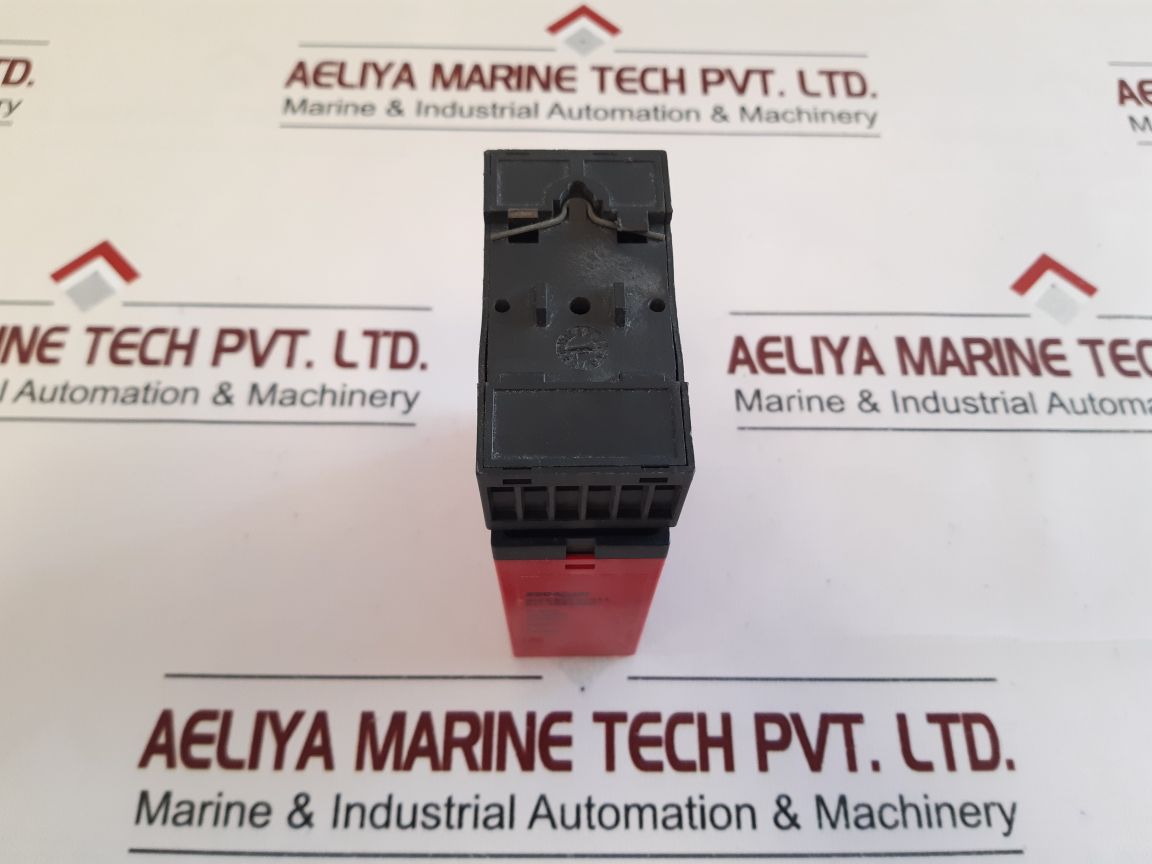 Pr Electronics 2204B1D Isolation Amplifier With Base
