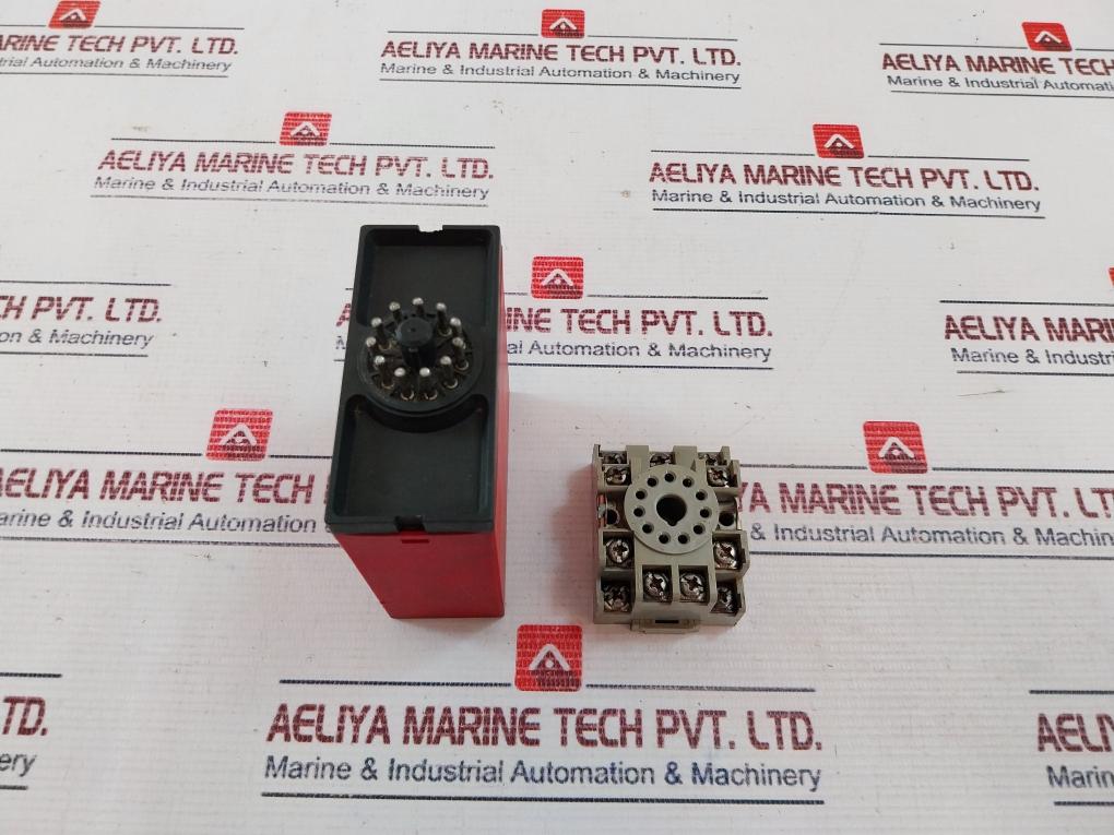 Pr Electronics 2211 Analog Calculator With Base 24V Dc