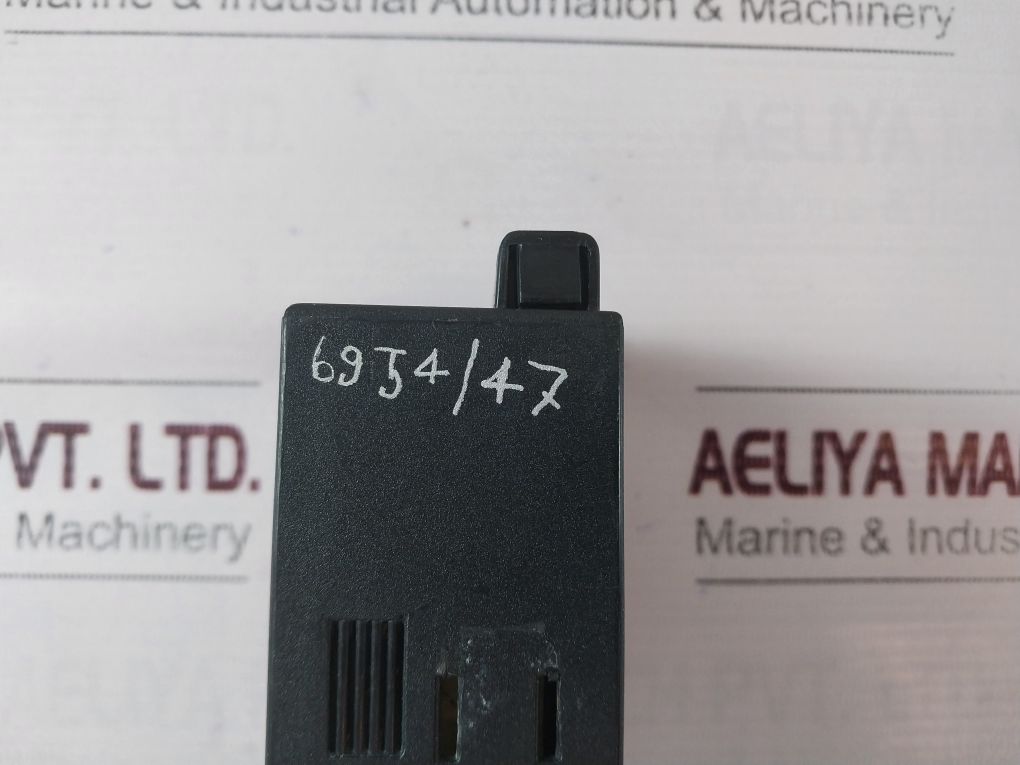 Pyrotech Pepl Digital Panel Volt Meter 110/230 Vac – Aeliya Marine Tech